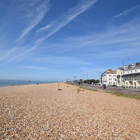 Spacious 3 Bedroom Beachfront Property With Amazing Sea Views! Portsmouth Exteriér fotografie