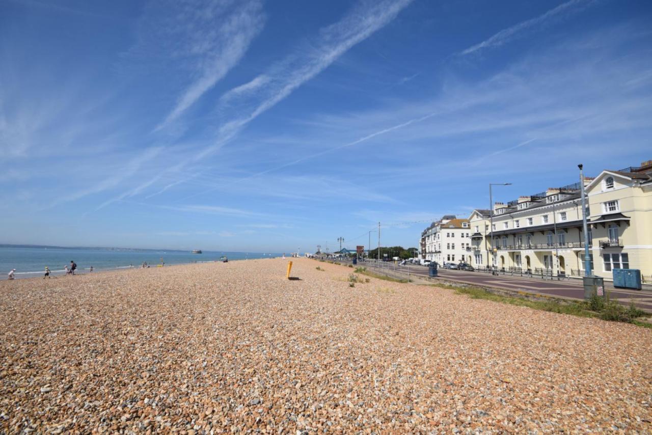 Spacious 3 Bedroom Beachfront Property With Amazing Sea Views! Portsmouth Exteriér fotografie